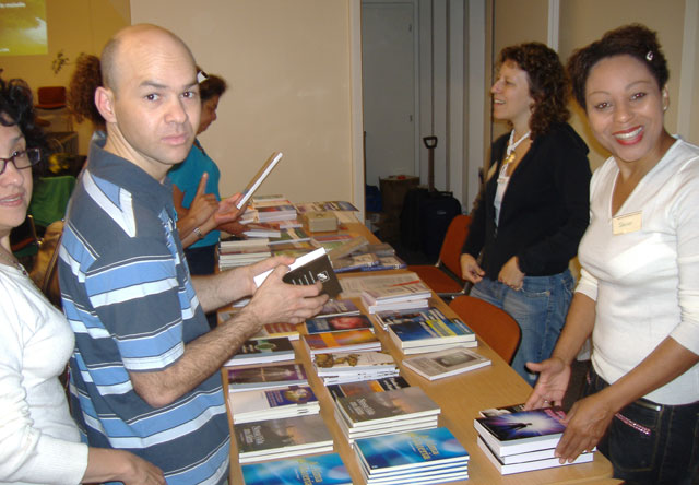 Vente sur le stand de livres spirite Français et Brésilie