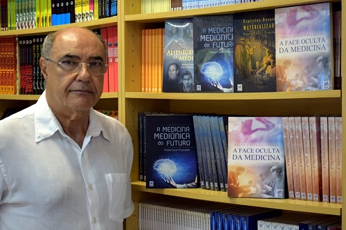  Le docteur Paulo César et ses ouvrages